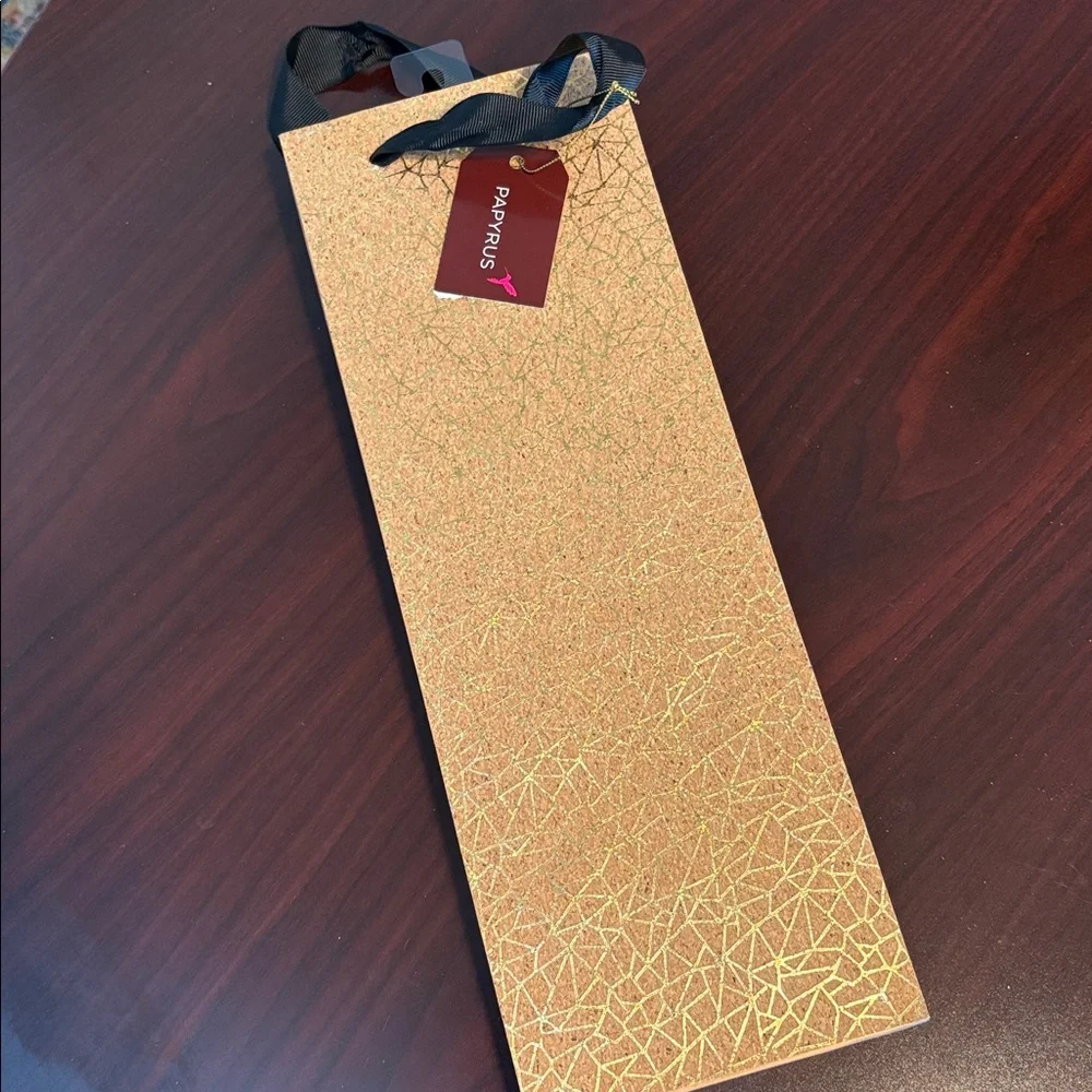 🆕Papyrus Golden Cork Wine Bag